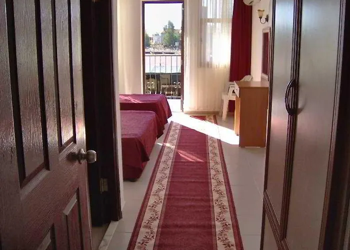 Nazar Garden Hotel 2*